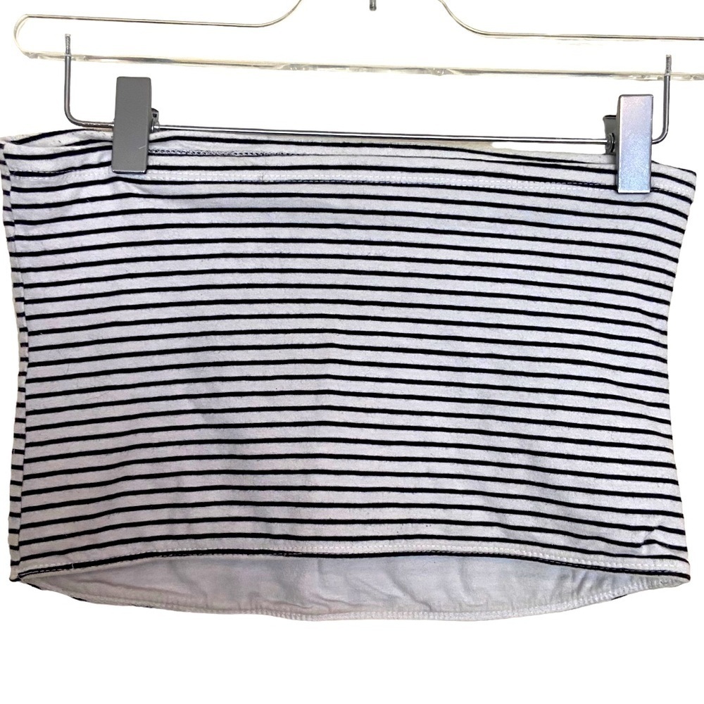 Hollister Black Stripe Halter Top Size Medium